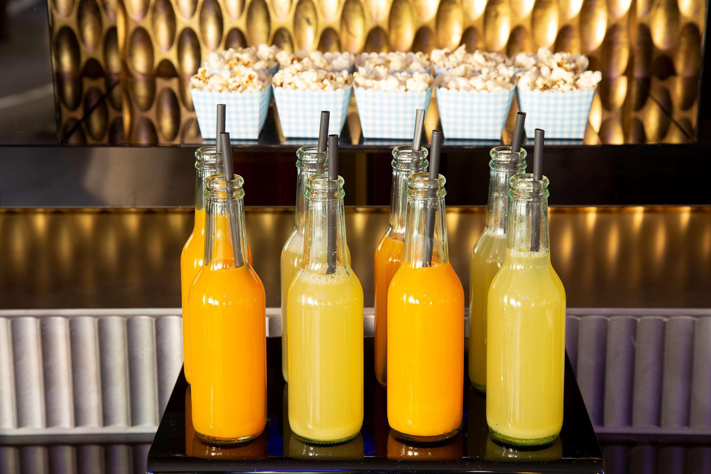 فندق ميليا جينوفا جنوة المظهر الخارجي الصورة Bottled orange juice